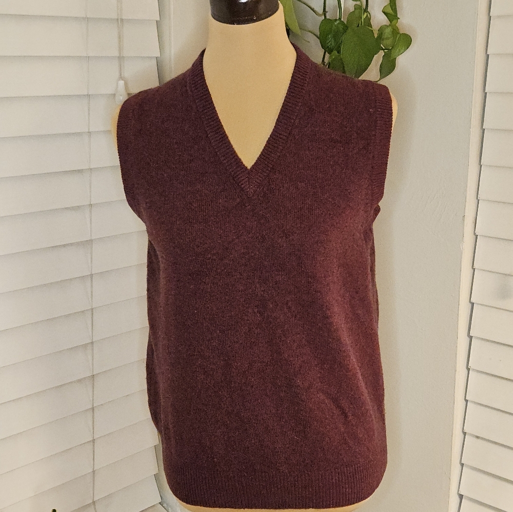 Club Room V-Neck Sweater Vest in Rich Maroon